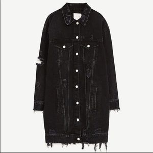 Oversize Distressed Black Longline Jean Jacket | Zara